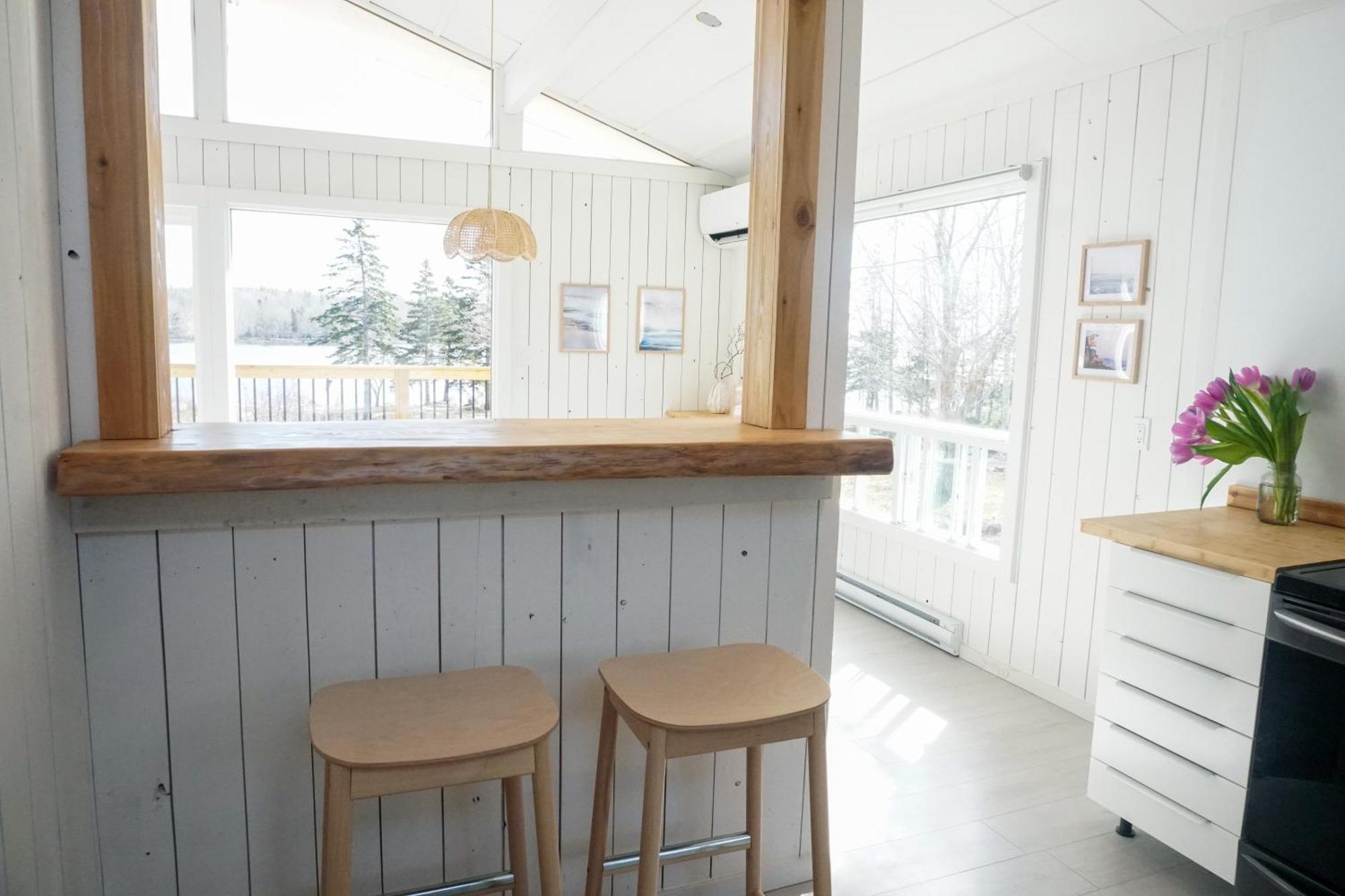 Blissful Oceanfront Cottage In Port Mouton Екстер'єр фото