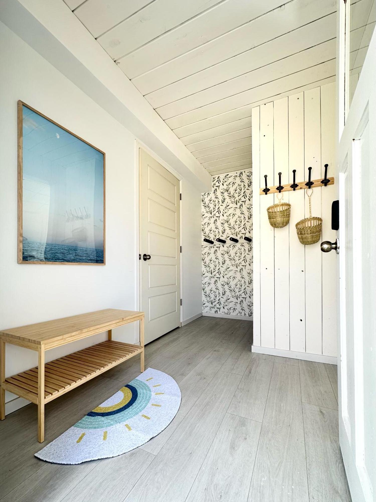 Blissful Oceanfront Cottage In Port Mouton Екстер'єр фото