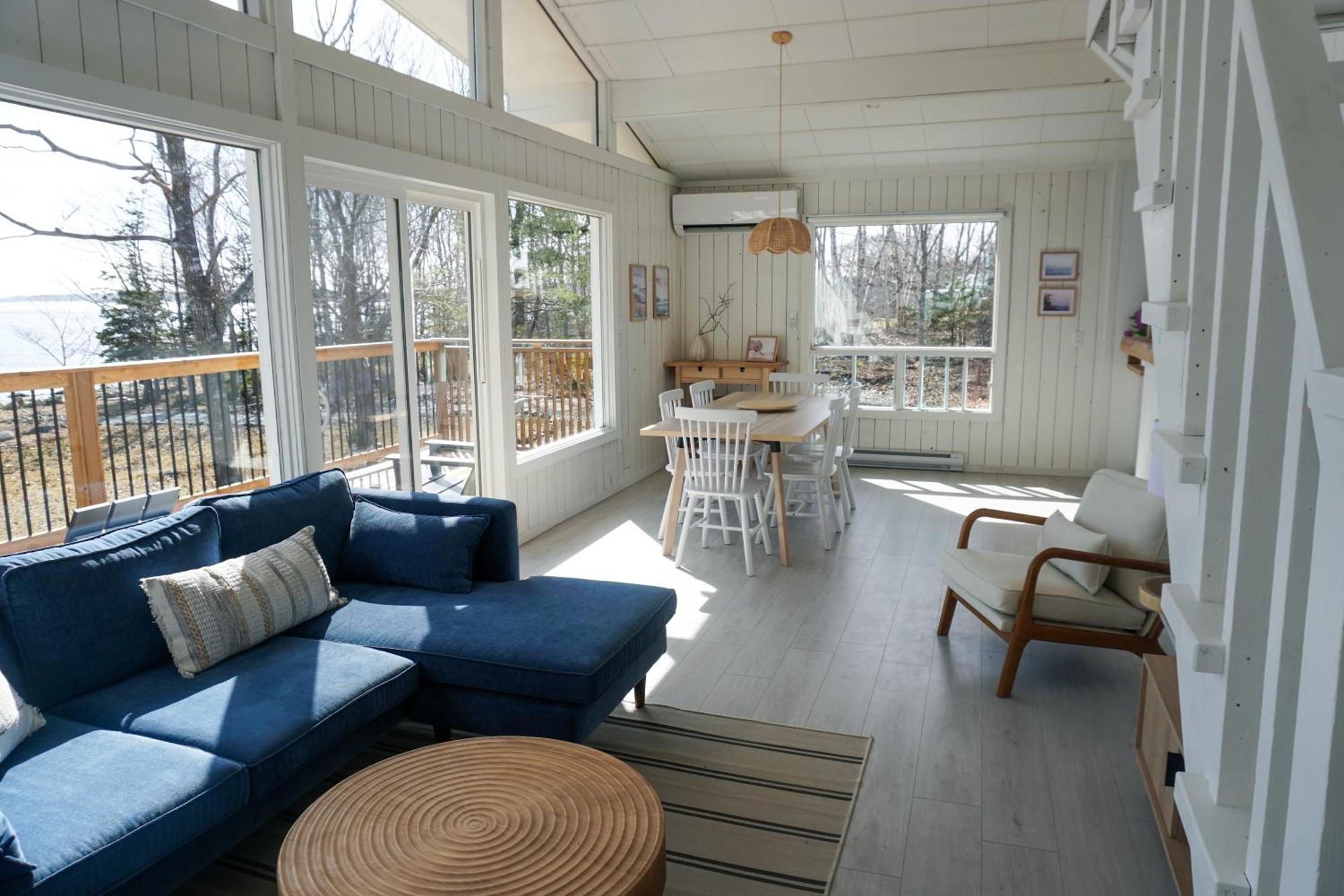 Blissful Oceanfront Cottage In Port Mouton Екстер'єр фото